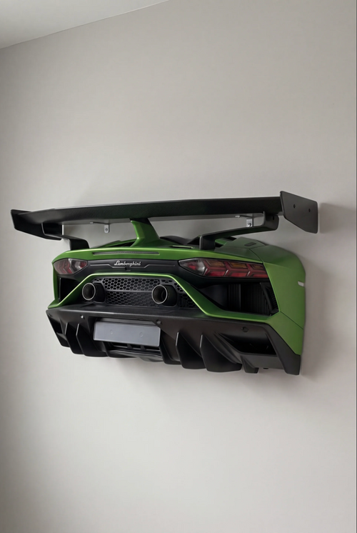 Close-up of the WingMount car shelf rear light detail